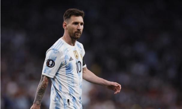 艺术与责任：2025级新生辅